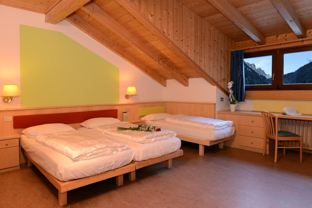 Hotel Casa Alpina - Alpin Haus Selva di Val Gardena Room photo